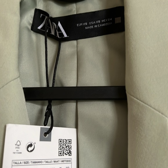 Long vest - Picture 3 of 5